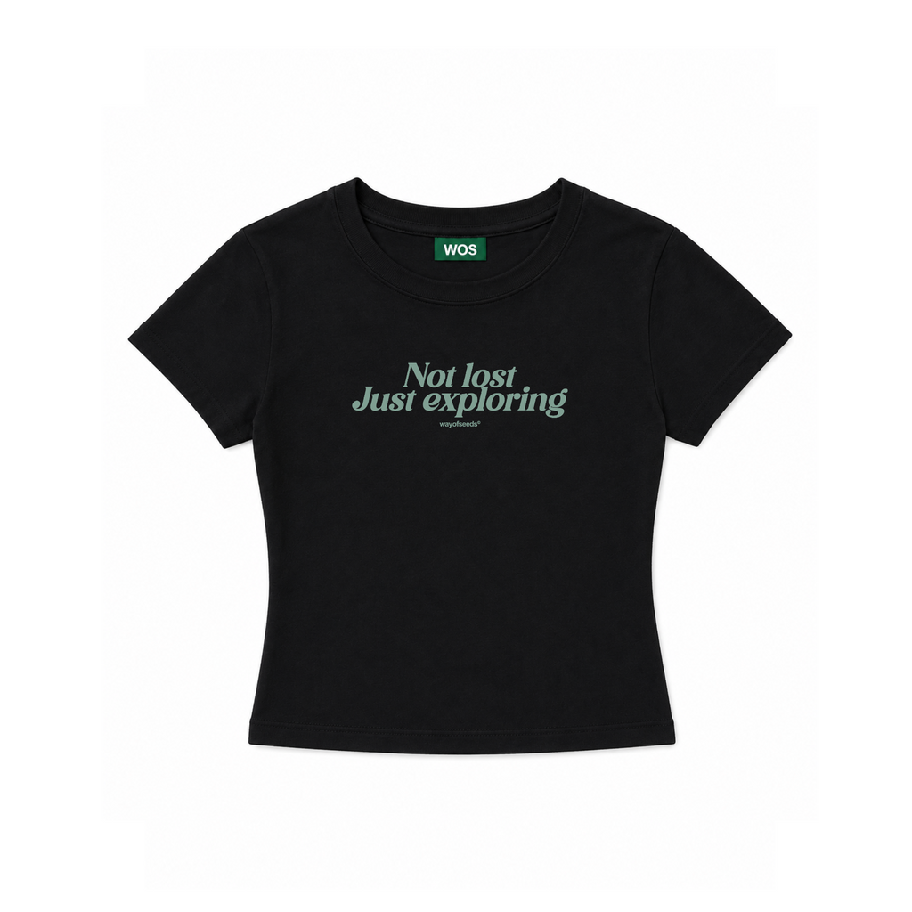 NOT LOST JUST EXPLORING WOMEN’S CROPPED TEE